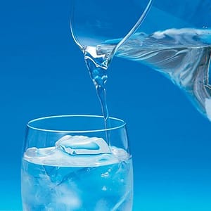 water_glass ウォータージャパンの清潔な冷たい水のイメージ.