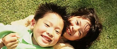 子供たちを虫から守る盾